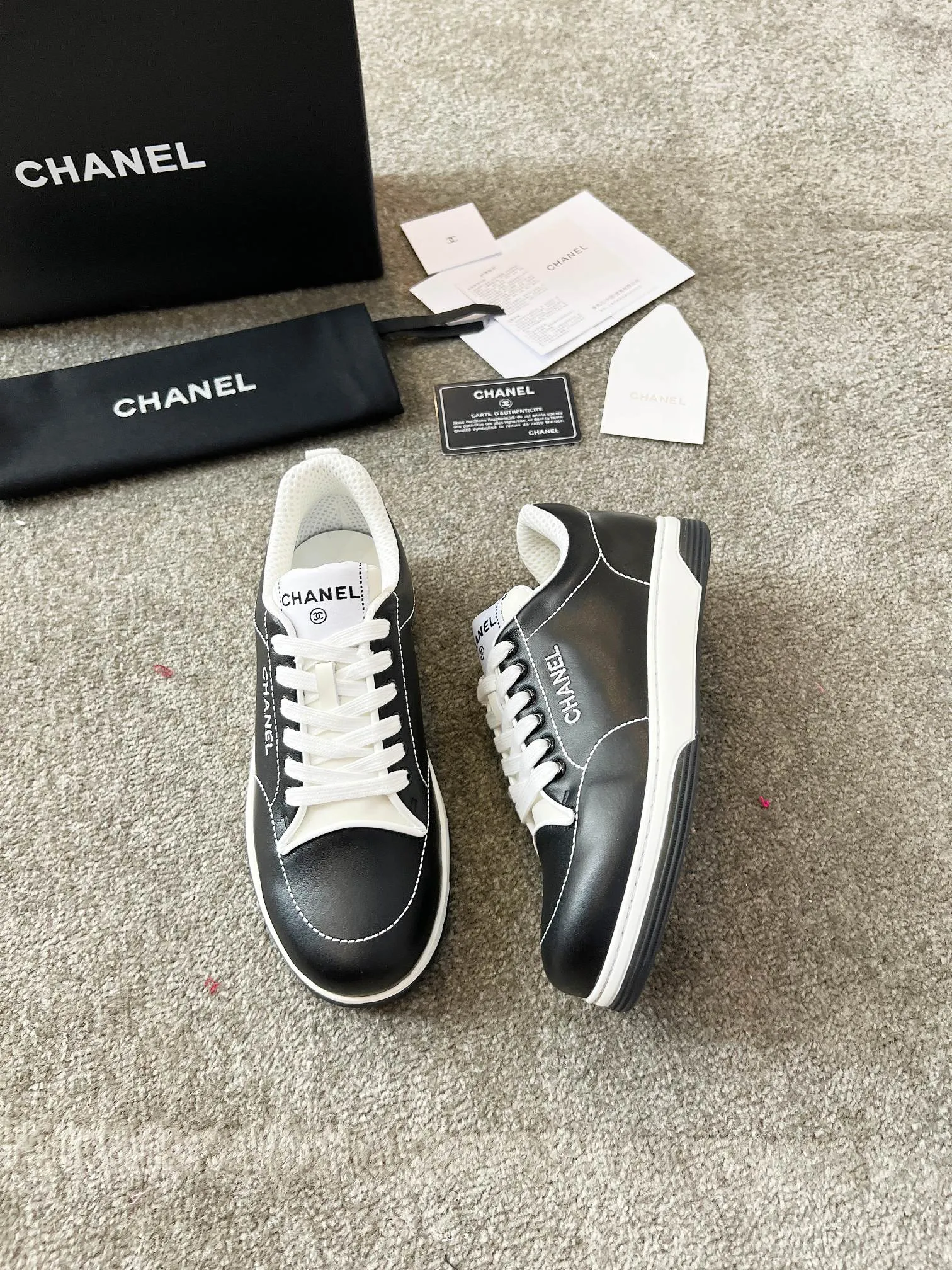👟👟Ex-factory price 560👟👟 Chanel 2025c new casual sports shoes and sneakers, super beautiful color, very versatile, super comfortable, full of little fragrance, classic, durable and versatile, (cowhide, original outsole, good resilience) Size: 35-40